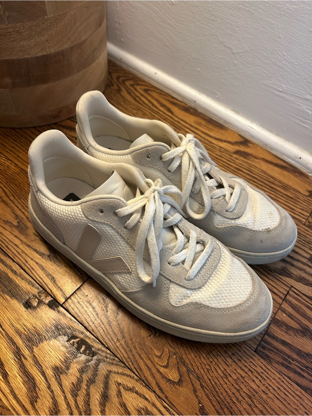 Veja Women's White/Cream Low-Top Sneakers